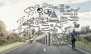 Açık havada mühendis kadının arka planı ve ekrana konsept çizimi