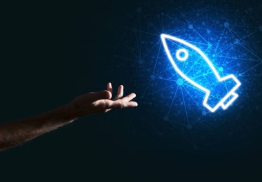 İnsan avuç içi teknoloji konsepti olarak Roket Web simgesini sunar