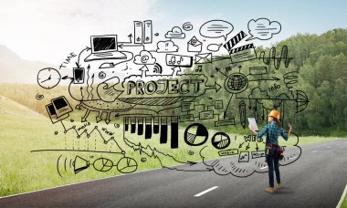 Açık havada mühendis kadının arka planı ve ekrana konsept çizimi