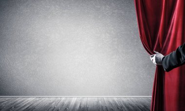 Perde arkasında beton duvar ve el açma