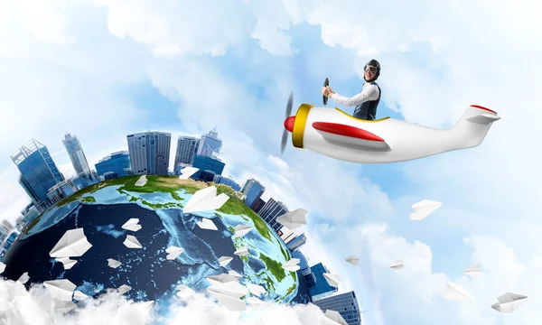 Людина Капелюсі Авіатора Окулярами Керують Літаком Гвинта Земна Куля Високими — стокове фото