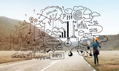 Açık havada mühendis kadının arka planı ve ekrana konsept çizimi