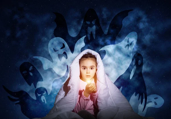 Scared Girl Flashlight Hiding Blanket Imaginary Ghosts Kid Sitting Bed — Stock Photo, Image