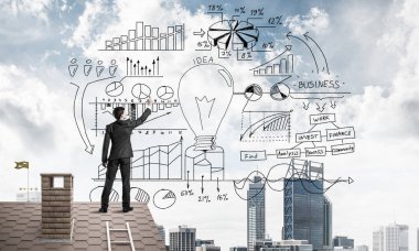 İş başarı planı çizim arka olan genç adam. Karışık teknik