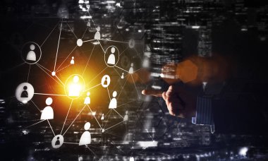 Karanlık arka planda iletişim ve ağ kurmak için modern kablosuz teknolojiler yaratmak