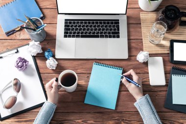 En iyi görünüm modern ofis çalışma alanı