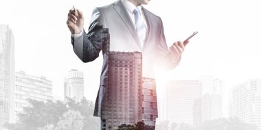 Takım elbiseli girişimci.