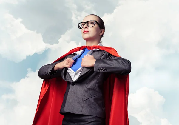 Retrato de mulher de negócios super heroína — Fotografia de Stock