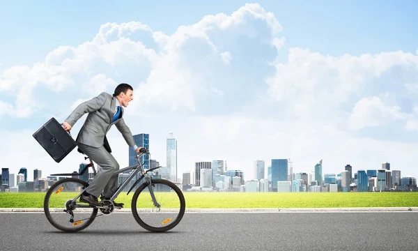 Hombre Montar Bicicleta Carretera Día Soleado Hombre Negocios Bicicleta Apresura — Foto de Stock