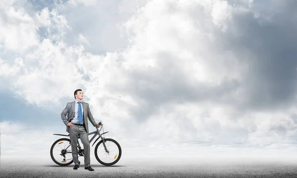 Uomo Sicuro Successo Giacca Cravatta Piedi Con Bici Uomo Affari — Foto Stock