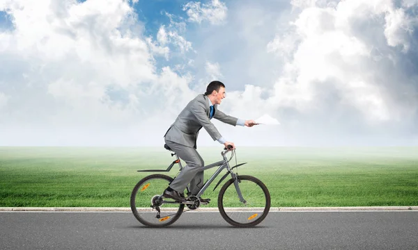 Affärsman Med Pappersdokument Hand Cykel Deadline För Inlämning Pappersarbete Corporate — Stockfoto