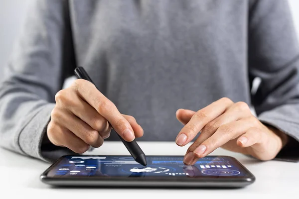 Tablet computer for financial data analysis — Stock Photo, Image