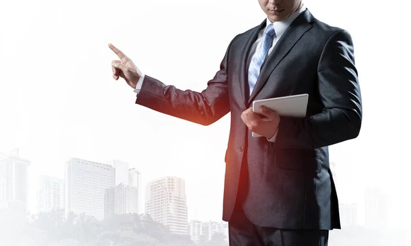 Вид сбоку менеджера в деловом костюме и галстуке Стоковое Изображение