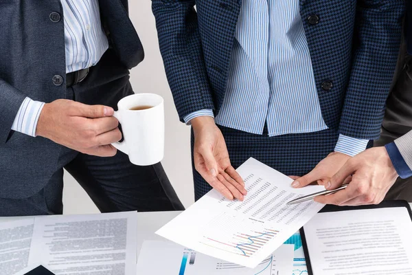 Concepto de trabajo en equipo corporativo con empresarios — Foto de Stock