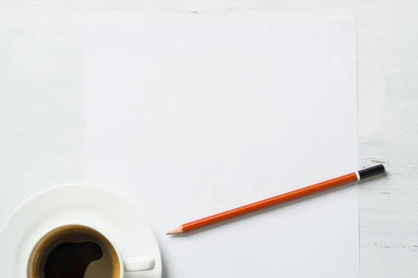 Café com bloco de notas e caneta — Fotografia de Stock