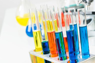Farmakoloji bilim laboratuvarı araştırma konsepti