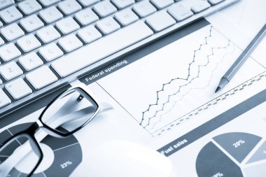 Ortalama satış raporu hazırlanıyor