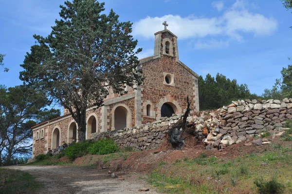 Schöne Alte Steinkirche Auf Der Spanischen Baleareninsel Menorca — Stockfoto