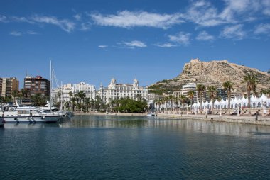 Liman ve Casa Carbonell 'e bakın Alicante, Costa Blanca - İspanya