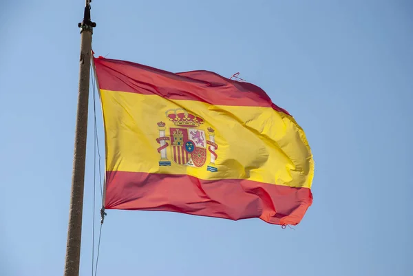 Vlag Van Spanje Voeren Paal Wuiven Wind — Stockfoto