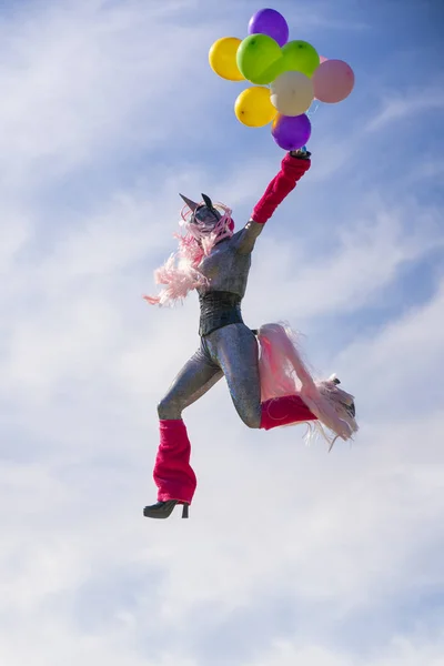 Cool Homme Amusant Dans Costume Licorne Profiter Vie Dans Parc — Photo