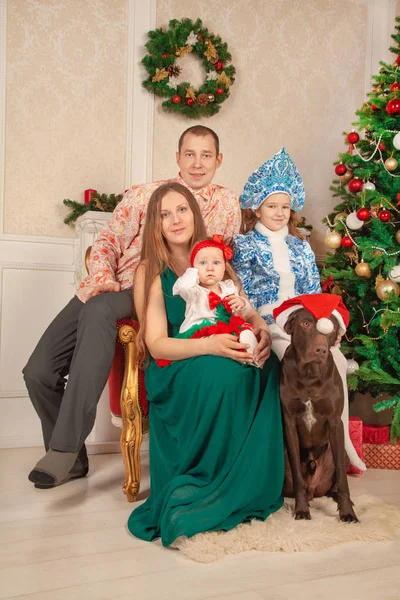 Gelukkig Leuk Feestelijk Gekleed Kostuums Familie Van Mama Papa Twee — Stockfoto