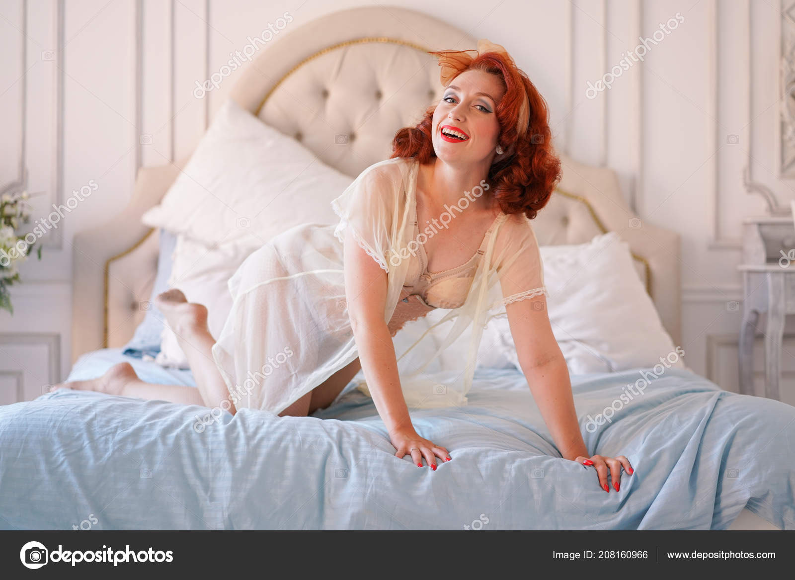 bedroom night dress for girl image