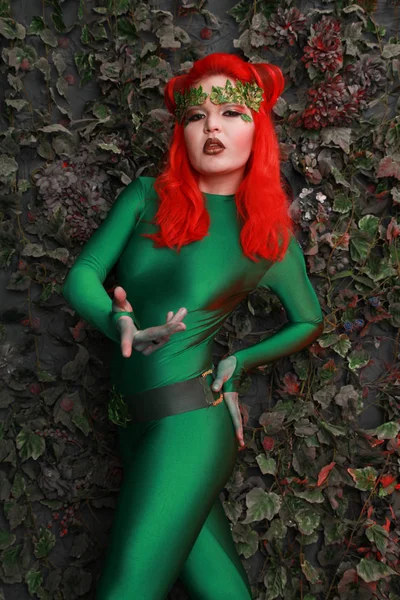 Beautiful Young Woman Red Hair Posing Green Costume Leaves — Stock Photo, Image