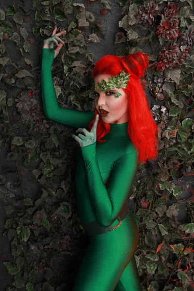 Beautiful Young Woman Red Hair Posing Green Costume Leaves — Stock Photo, Image