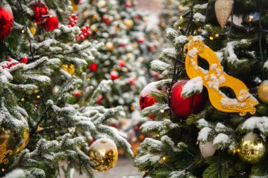 Güzel dekore edilmiş Noel ağacı