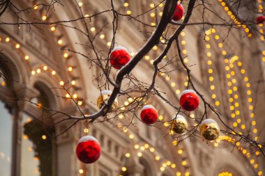 Güzel dekore edilmiş Noel ağacı