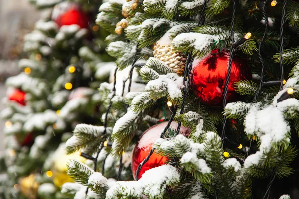 Schön Geschmückter Weihnachtsbaum — Stockfoto