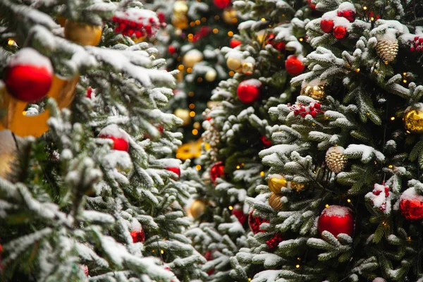 Schön Geschmückter Weihnachtsbaum — Stockfoto