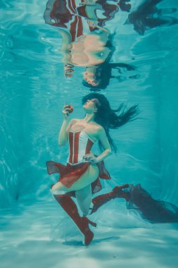 Günde bir elma doktoru uzak tutar.