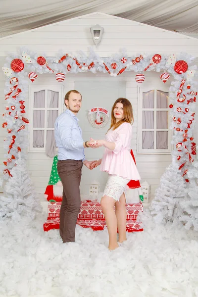 Doce Casal Marido Esposa Celebrar Ano Novo Sorriso — Fotografia de Stock