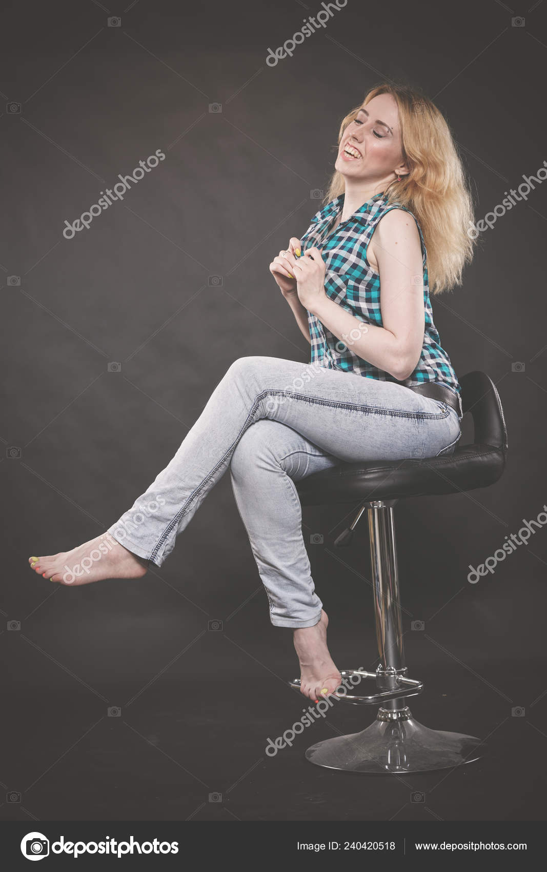 Blonde teen in black pity Blonde teen in black have