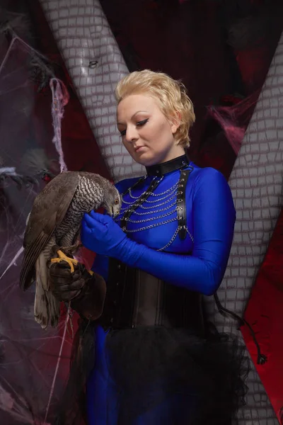 Beautiful Scary Woman Big Hawk Best Friend Background Dark Room — Stock Photo, Image