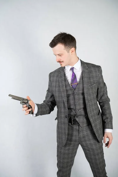 Detective Inglese Vintage Con Abito Lavoro Scacchi Con Una Pistola — Foto Stock