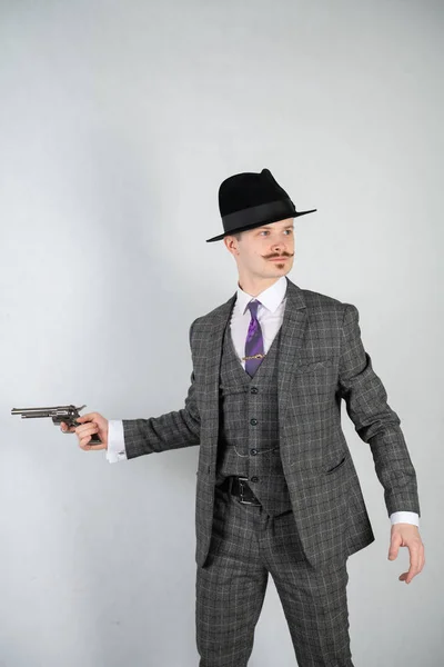 Vintage Détective Anglais Avec Costume Affaires Carreaux Avec Pistolet Sur — Photo