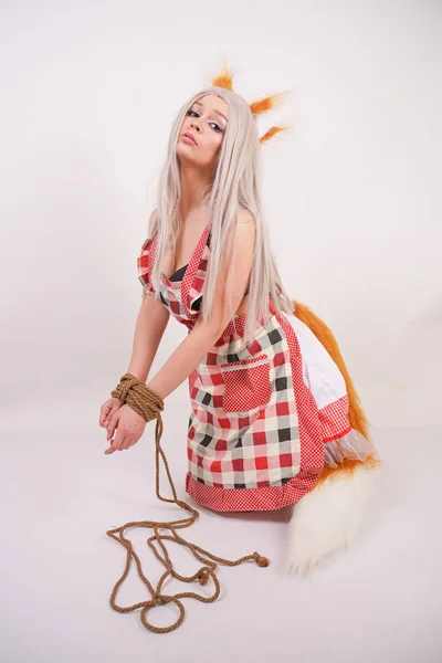 Encantadora Chica Rubia Asustada Traje Fox Con Orejas Piel Una —  Fotos de Stock