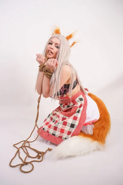 Affascinante Ragazza Bionda Spaventata Costume Fox Con Orecchie Pelliccia Una — Foto Stock