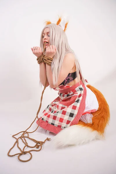 Encantadora Menina Loira Assustada Traje Fox Com Orelhas Pele Uma — Fotografia de Stock
