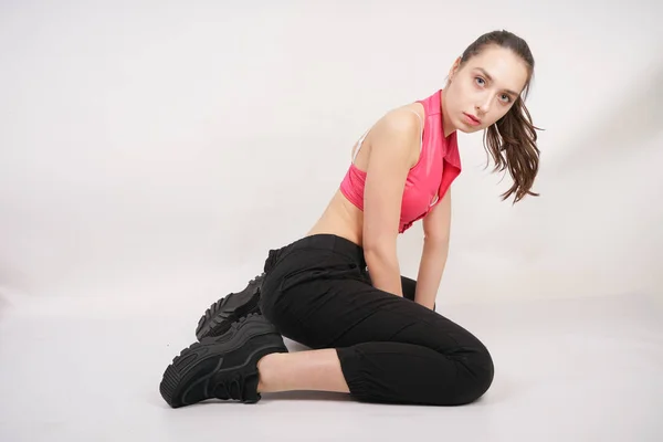Ung Vacker Kaukasiska Tonåring Flicka Modern Sport Kostym Innan Utbildning — Stockfoto