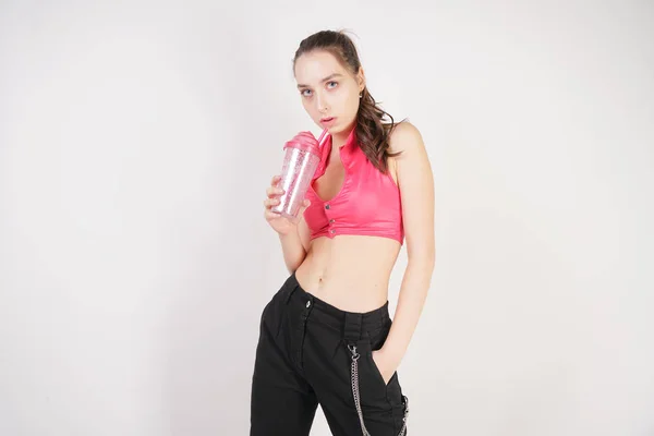 Jonge Mooie Kaukasische Tiener Meisje Een Roze Kort Onderwerp Met — Stockfoto