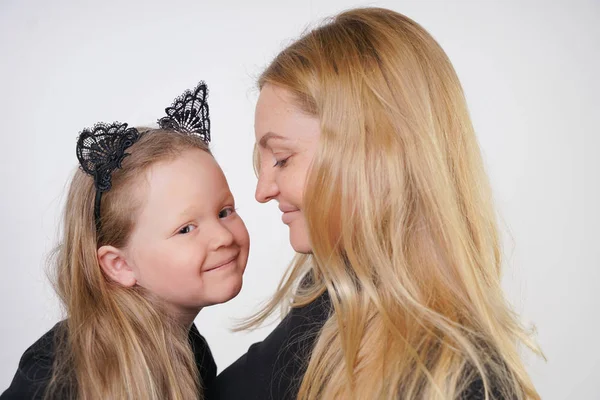 Cute Kind Caucasian Blonde Mom Daughter Posing White Background Parent — Stock Photo, Image