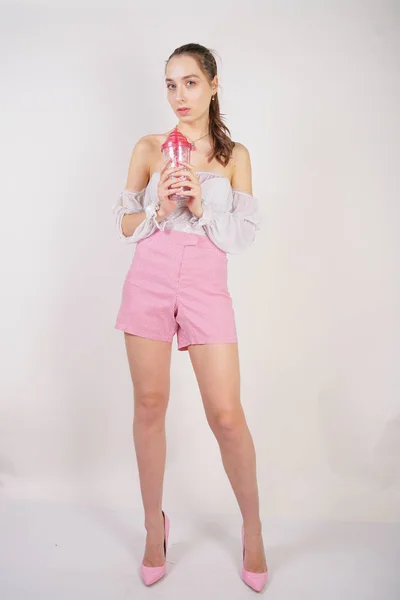 Douce Fille Chemisier Transparent Été Drôles Shorts Carreaux Talons Hauts — Photo