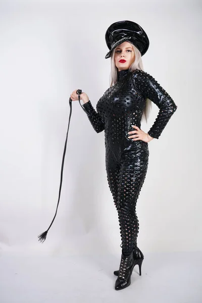 Grausame Modische Bdsm Dame Mit Kurven Schwarzen Catsuit Mit Sexy — Stockfoto