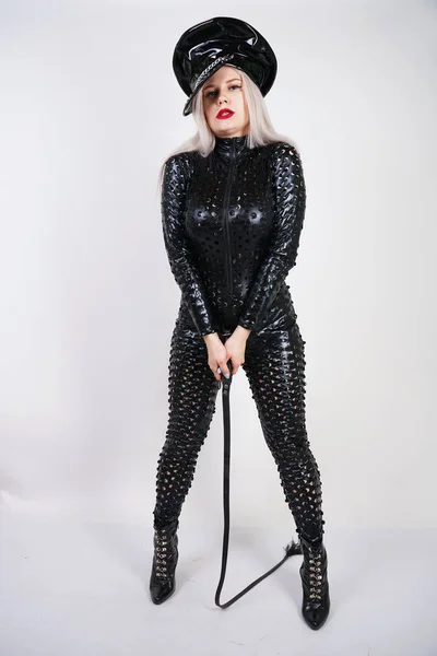 Grausame Modische Bdsm Dame Mit Kurven Schwarzen Catsuit Mit Sexy — Stockfoto