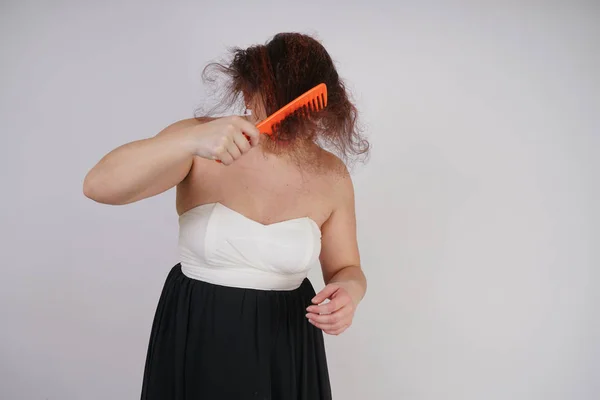 Emotional Unhappy Woman Disheveled Hair Tries Comb Them Suffers Curvy — Stock Photo, Image
