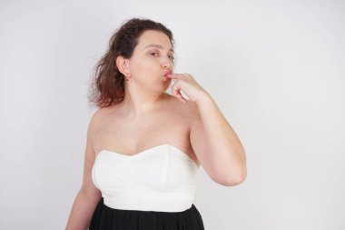 düşük benlik saygısı ve duygusal tükenmişlik ile sinir depresyon kadın